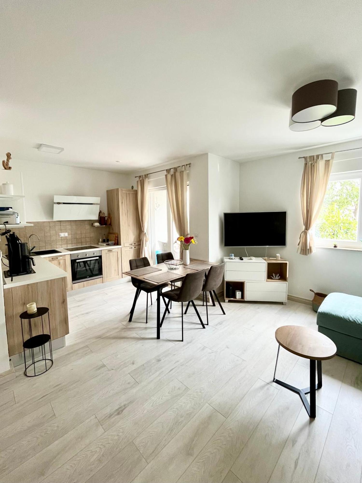 Apartment Laura Подстрана Экстерьер фото