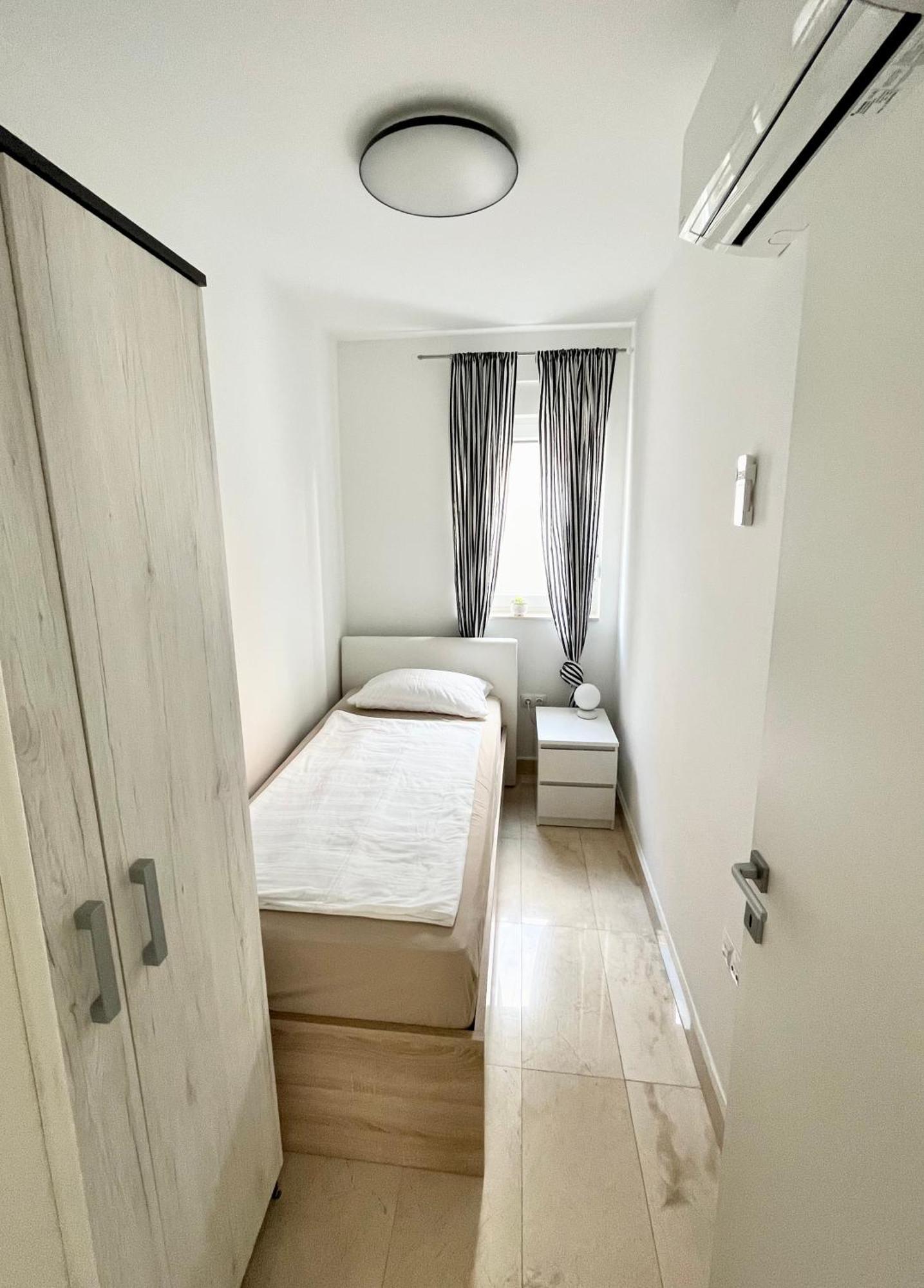 Apartment Laura Подстрана Экстерьер фото