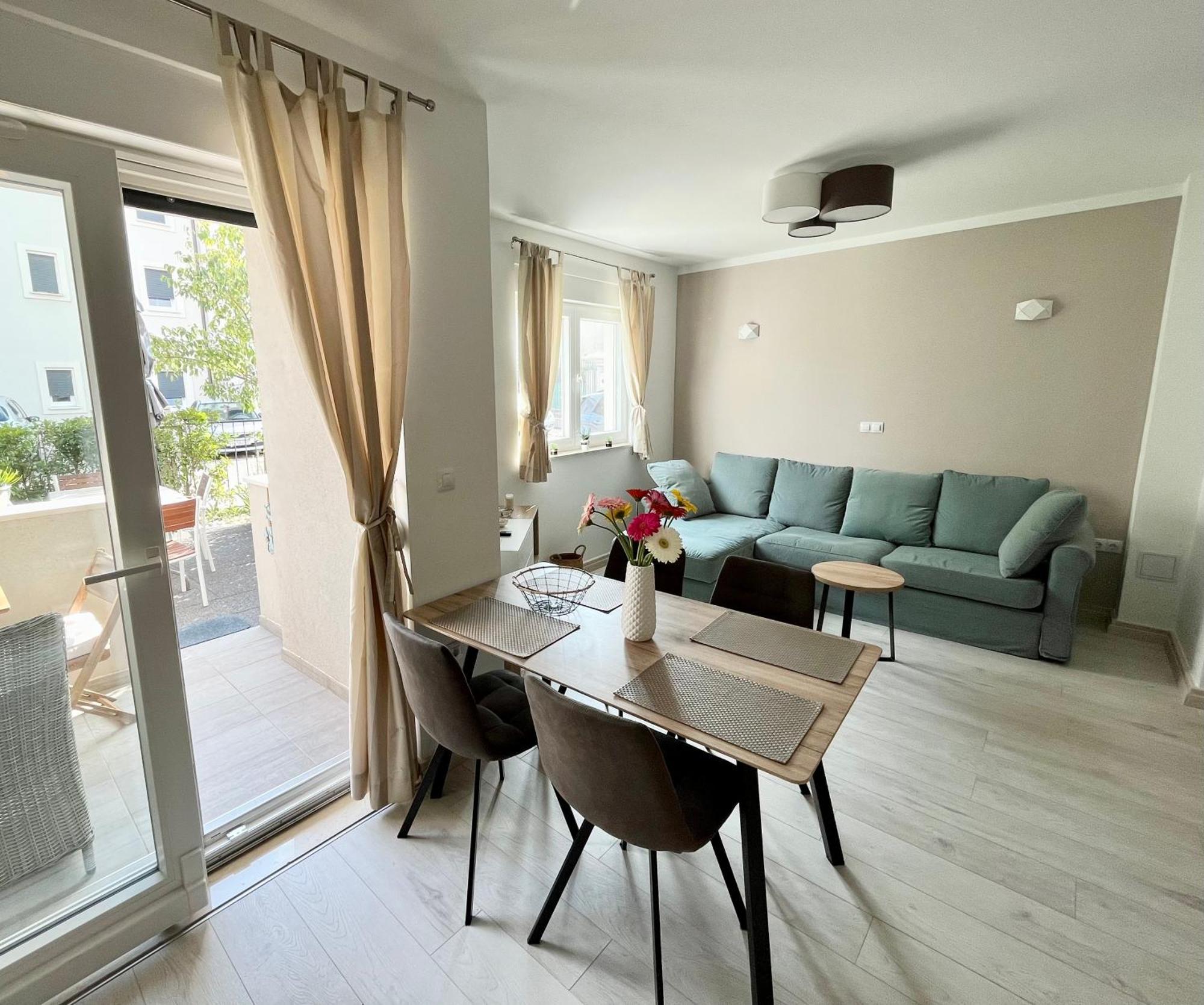 Apartment Laura Подстрана Экстерьер фото